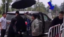 利特爆料保安视频,视频引发网友热议